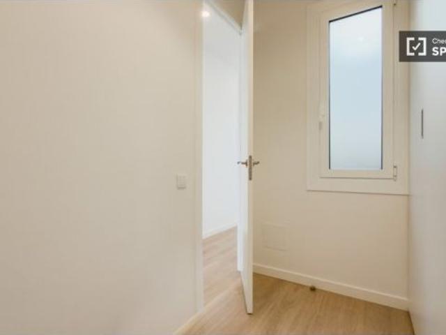 Apartamento de 2 habitaciones en alquiler en la Sagrada Familia, gastos no incluidos