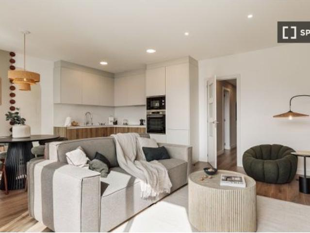 Apartamento de 2 habitaciones en alquiler en La Sagrada Familia, se admiten mascotas