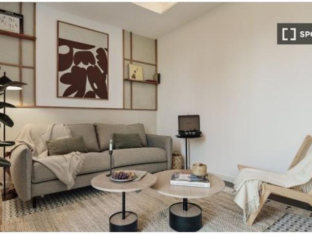 Apartamento de 2 habitaciones en alquiler en Les Corts, ideal para profesionales