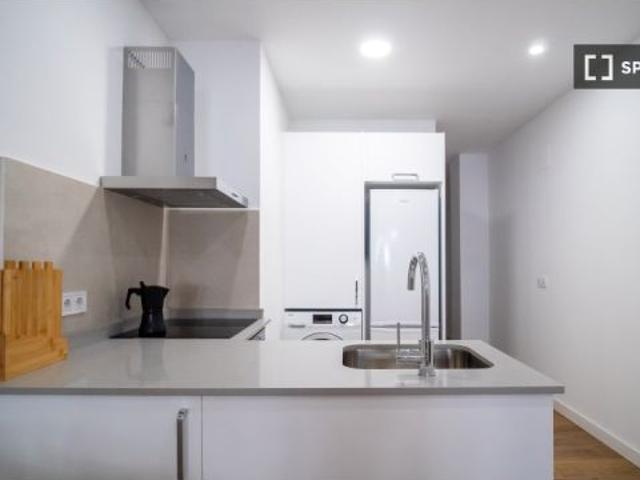 Apartamento de 2 habitaciones en alquiler en Mont Olivet, gastos incluidos