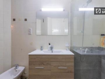 Apartamento de 2 habitaciones en alquiler en Patraix, gastos incluidos