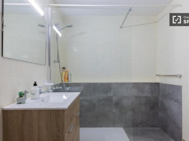 Apartamento de 2 habitaciones en alquiler en Patraix, gastos incluidos