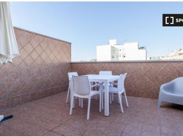 Apartamento de 2 habitaciones en alquiler en Patraix para profesionales y parejas