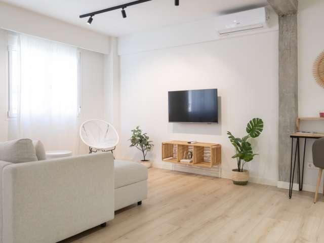 Apartamento de 2 habitaciones en alquiler en Puerta De Toledo, Madrid