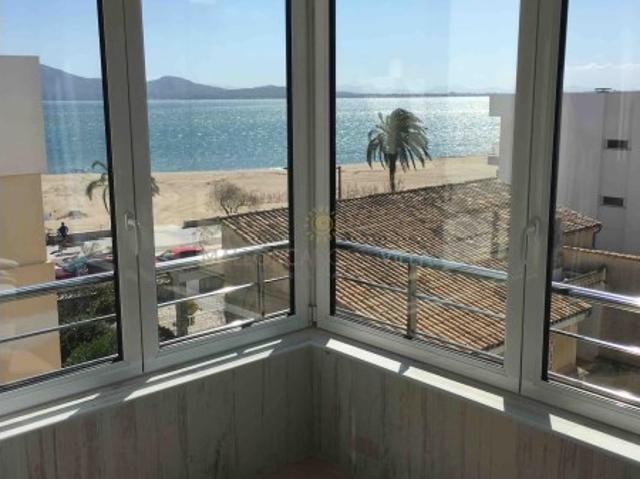 Apartamento de 2 habitaciones en segunda línea en Puerto Pollensa con terraza, jacuzzi y barbacoa