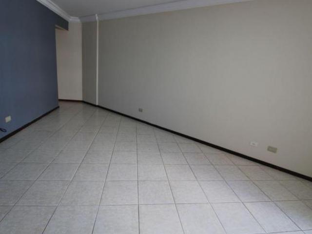 APARTAMENTO DE 2 QUARTOS 3 VAGAS DE GARAGEM POUCOS METROS DO SHOPPING PALADIUN E MUFFATO