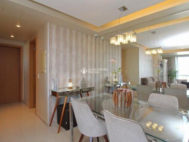 Apartamento de 2 quartos, 1 suíte com 1 vaga á venda no bairro Jardim Lindóia em Porto Alegre