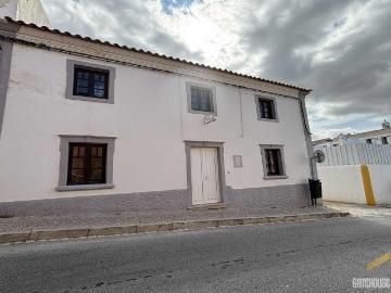Apartamento de 2 quartos com espaço comercial para venda em. 200m² Boliqueime