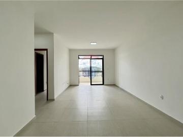 Apartamento de 2 Quartos com Sacada Próximo à UFJF!