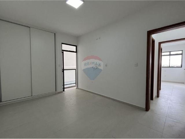 Apartamento de 2 Quartos com Sacada Próximo à UFJF!