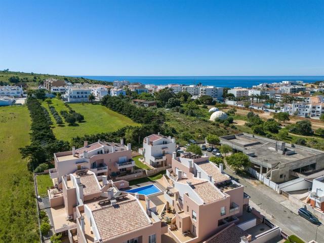 Apartamento de 2 quartos com terraços, piscina e estacioname. 93m² Luz