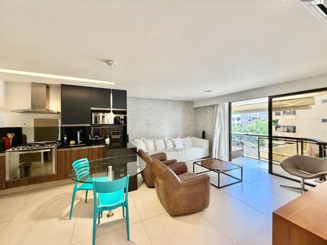 Apartamento de 2 quartos com varanda para alugar em Ipanema