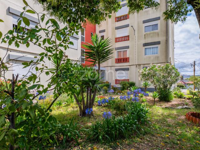 Apartamento de 2 Quartos à Venda em Rio de Mouro