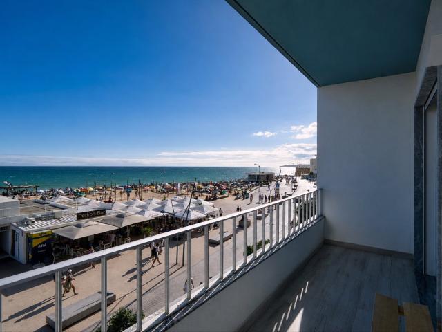 Apartamento de 2 Quartos à Beira Mar com Vista Panorâmica do. 71m² Armação De Pêra