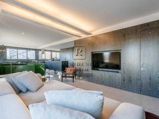 Apartamento de 2 quartos e 2 suítes com 2 vagas na Auxiliadora, Porto Alegre RS: Imperdível oportuni