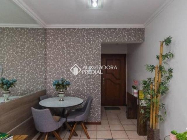 Apartamento de 2 quartos no Centro com vaga de garagem
