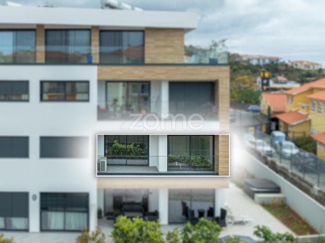 Apartamento de 2 quartos no centro de Caniço