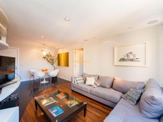 Apartamento de 2 quartos na Batel