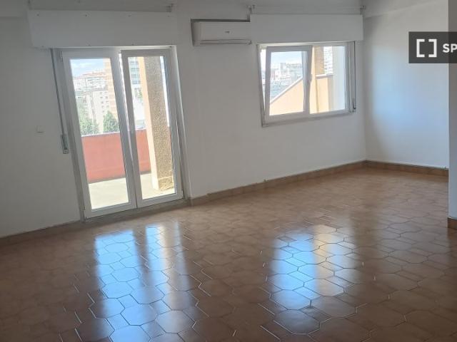 Apartamento de 2 quartos para alugar em Oeiras, Lisboa