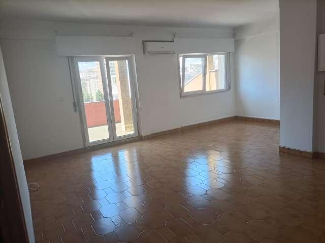 Apartamento de 2 quartos para alugar em Oeiras, Lisboa