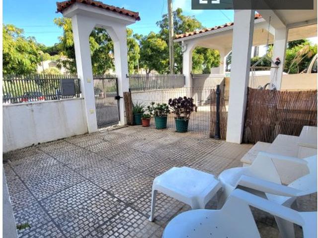 Apartamento de 2 quartos para alugar em Oeiras, Lisboa