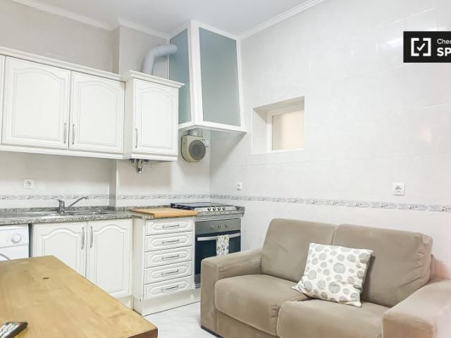 Apartamento de 2 quartos para alugar em Olaias, Lisboa