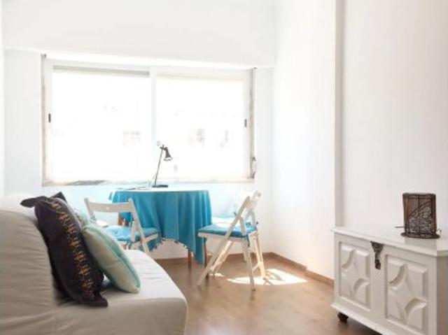 Apartamento de 4 quartos para alugar em Amadora, Lisboa