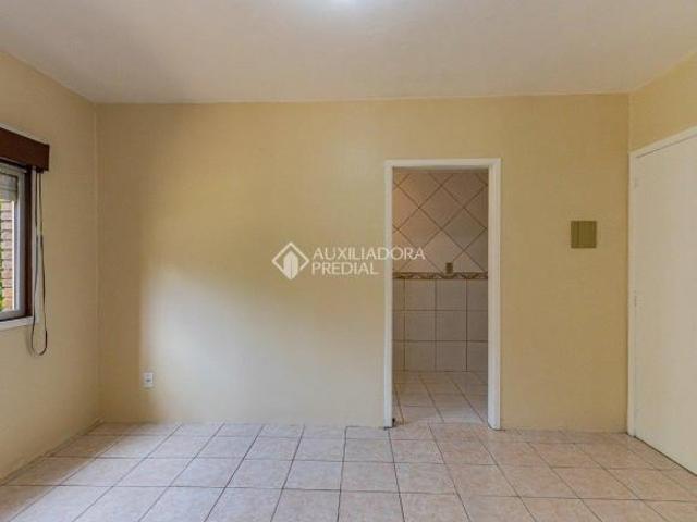 Apartamento de 2 quartos terreo com box coberto