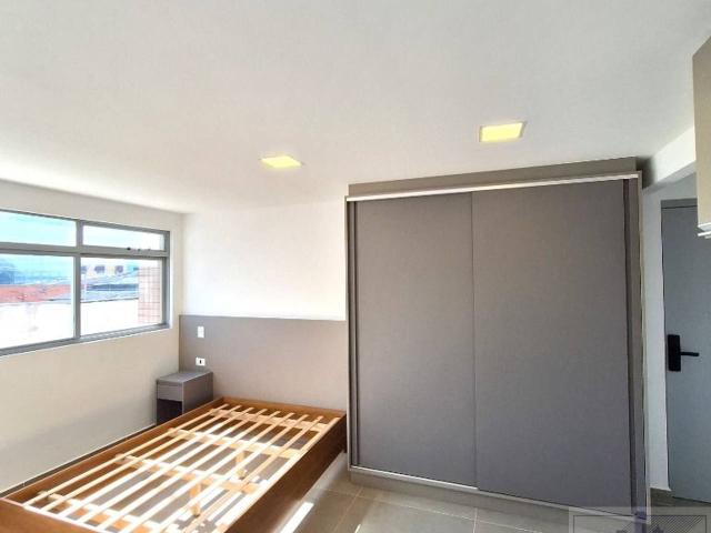 Apartamento de 32 m² na Mateus Leme Centro Cívico Curitiba PR, aluguel por R$ 2.000/mês