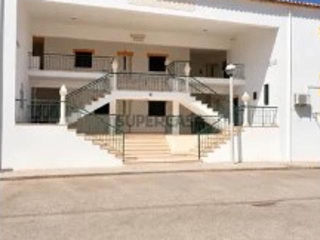 Apartamento de 3 assoalhadas e garagem em Altura Oportunidade Única!