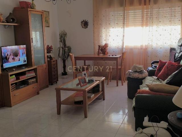 Apartamento de 3 assoalhadas, 1º andar com varanda, 102m2, na Baixa da Banheira, a 30 min de Lisboa