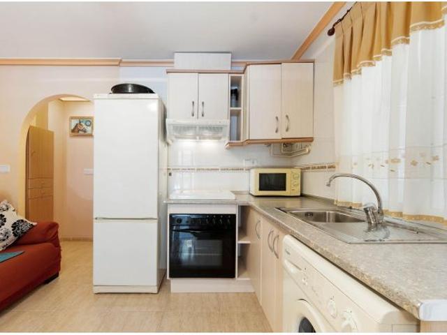 APARTAMENTO DE 3 DORMITORIOS A 250 METROS DE LA PLAYA DEL CURA EN TORREVIEJA ALICANTE