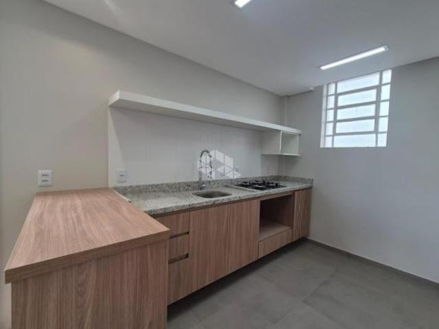 Apartamento de 3 dormitórios com sacada no bairro Centro histórico