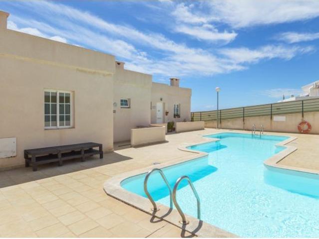 ?Apartamento de 3 dormitorios con vistas al mar en Amadores?