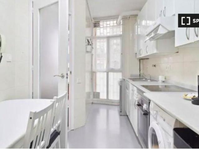 Apartamento de 3 dormitorios con aire acondicionado en alquiler en Sant Martí