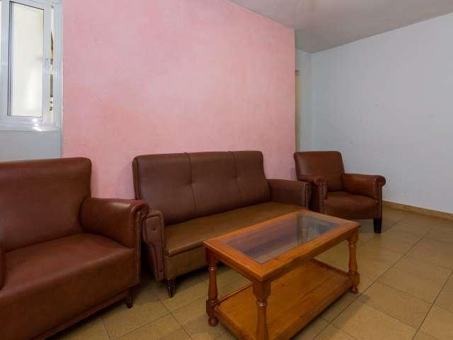 Apartamento de 3 dormitorios con balcón en alquiler en Centro, Granada
