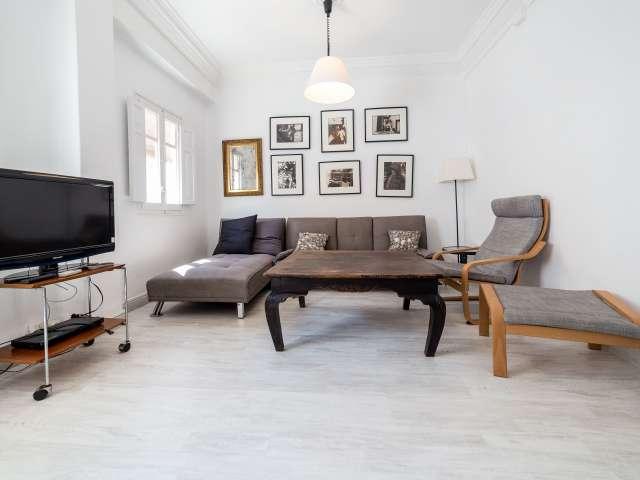 Apartamento de 3 dormitorios con balcón en alquiler Ruzafa, Valencia