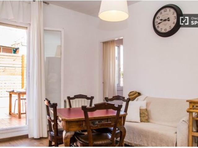 Apartamento de 3 dormitorios con hermosa terraza en alquiler en Horta Guinardó