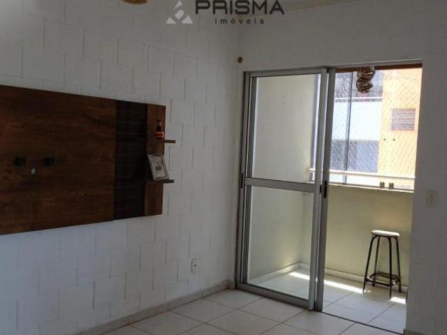 Apartamento de 3 dormitórios e garagem no bairro Patronato em Santa Maria