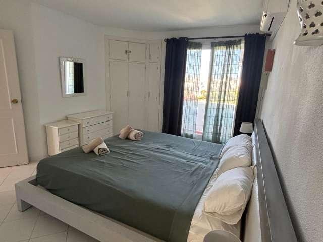 Apartamento de 3 dormitorios en alquiler en Mijas