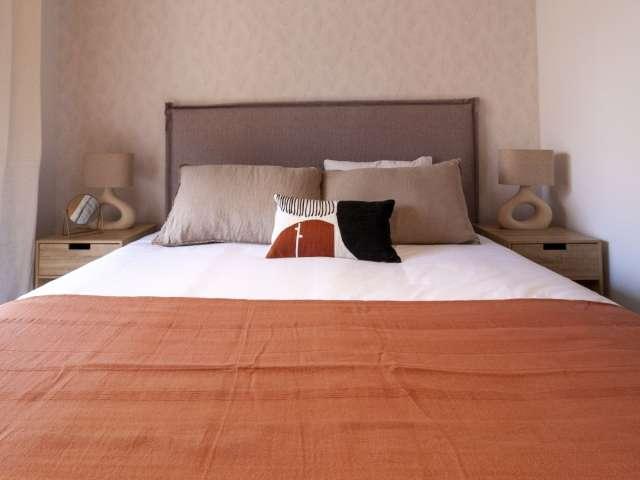 Apartamento de 3 dormitorios en alquiler en Nueva España, Madrid