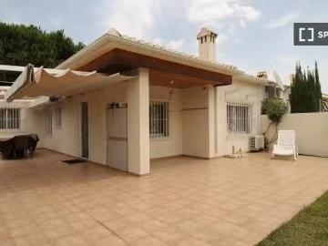 Apartamento en alquiler en Calle de Ancara - Cocina equipada