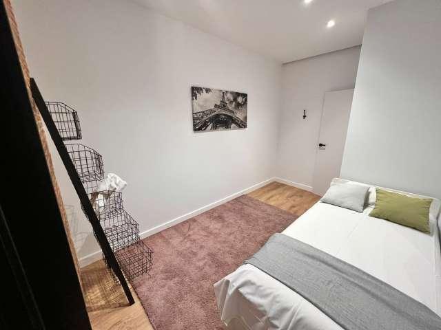 Apartamento de 3 dormitorios en alquiler en Atocha, Madrid