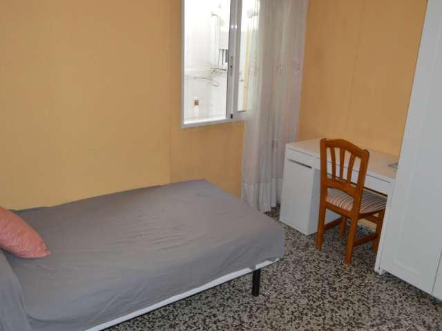 Apartamento de 3 dormitorios en alquiler en Aiora, Valencia