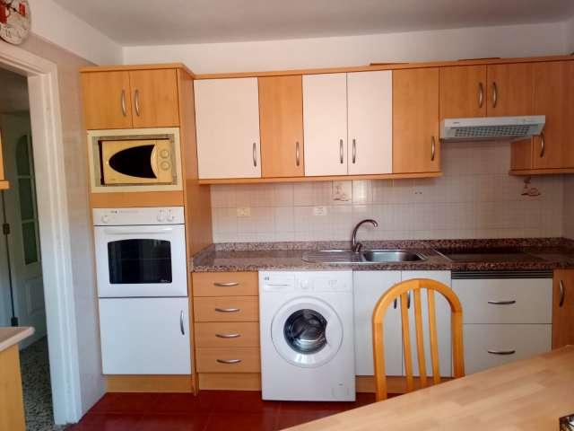 Apartamento de 3 dormitorios en alquiler en Candelaria, Tenerife
