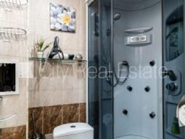 Apartamento de 3 dormitorios en alquiler en Centrs, Riga
