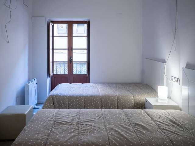 Apartamento de 3 dormitorios en alquiler en Ciutat Vella, Valencia