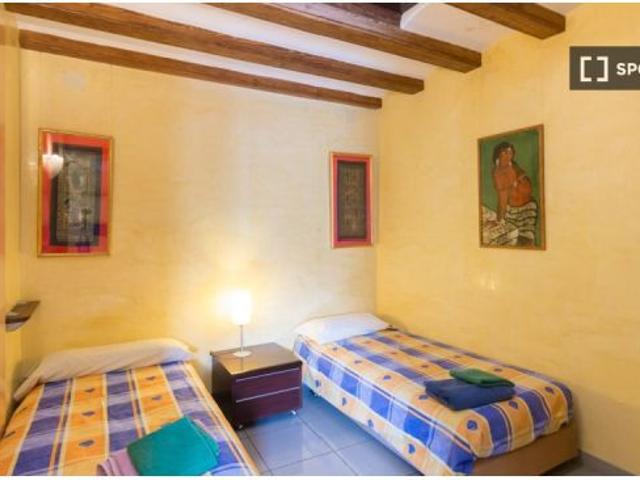 Apartamento de 3 dormitorios en alquiler en El Raval, Barcelona