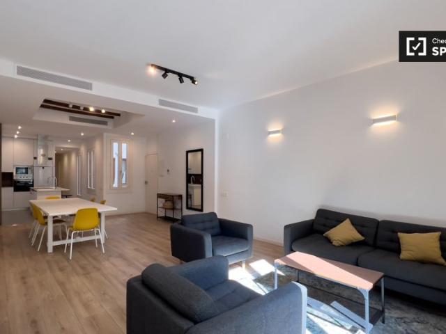 Apartamento de 3 dormitorios en alquiler en El Raval, Barcelona