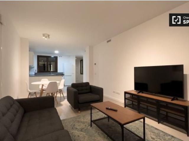 Apartamento de 3 dormitorios en alquiler en El Raval